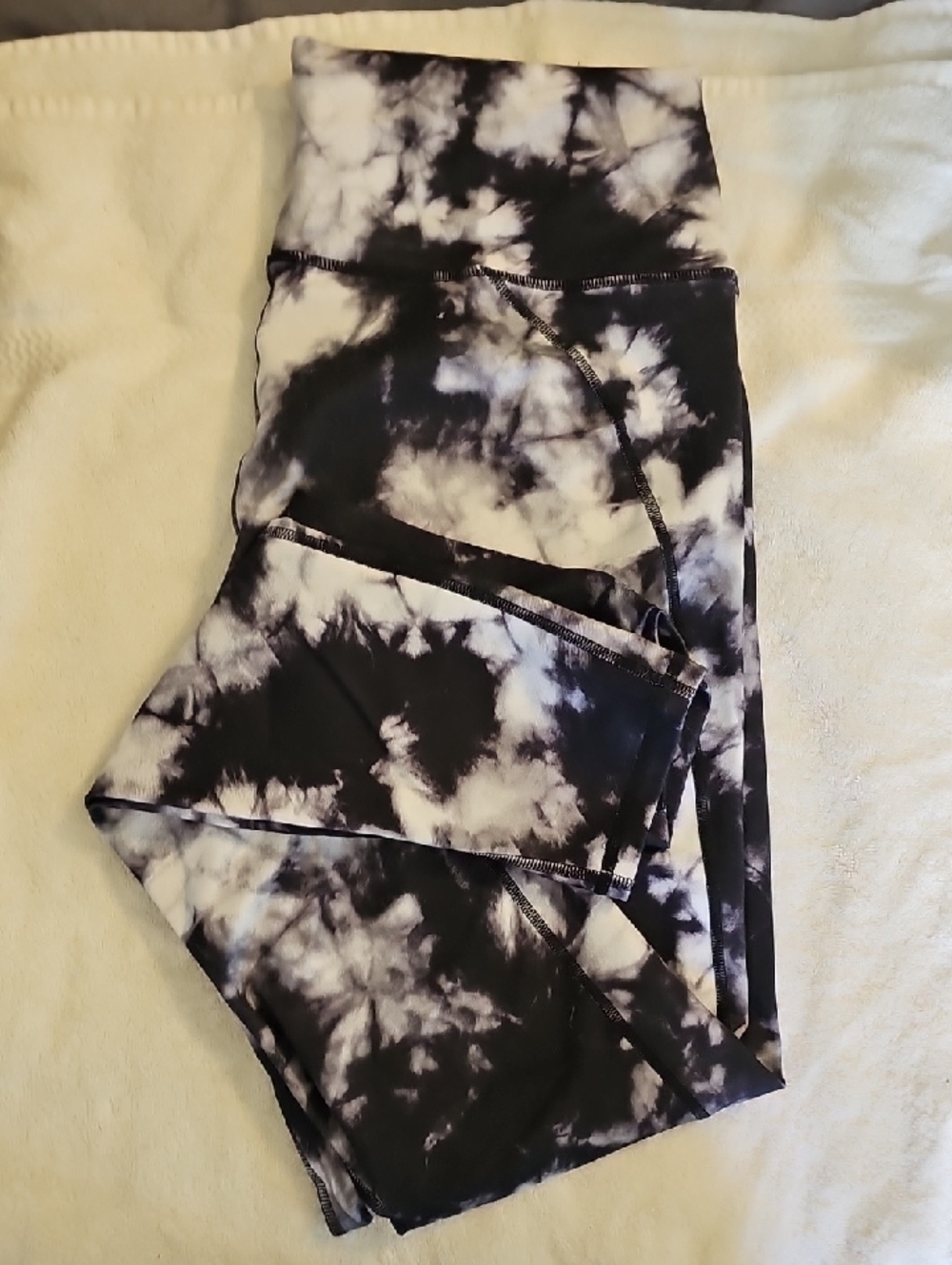 Fabletics Black & White Tie-Dye High-Waist Leggings